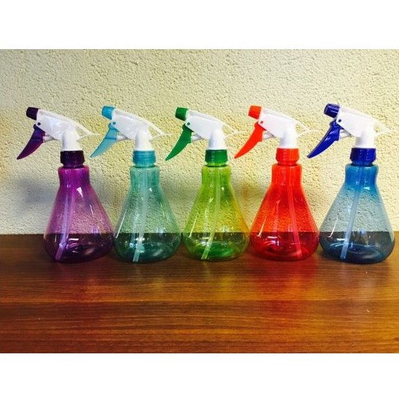 Sprayflaska med olika färger